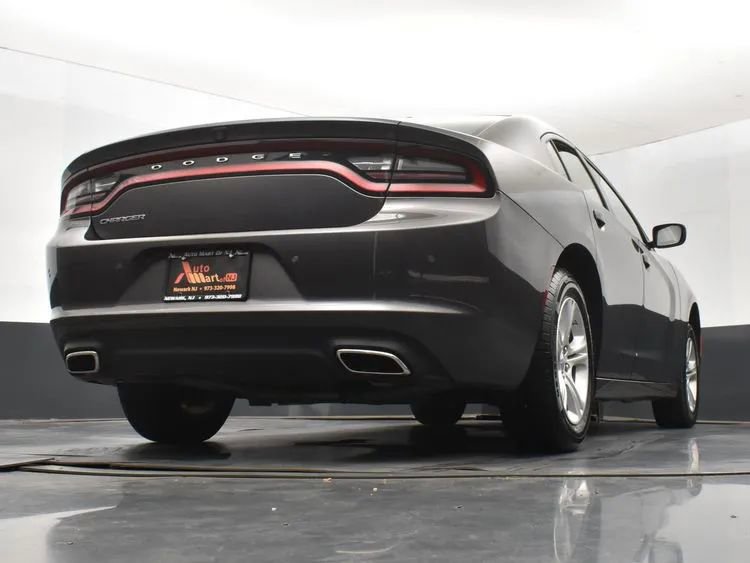 Used 2022 Dodge Charger SXT RWD image 13