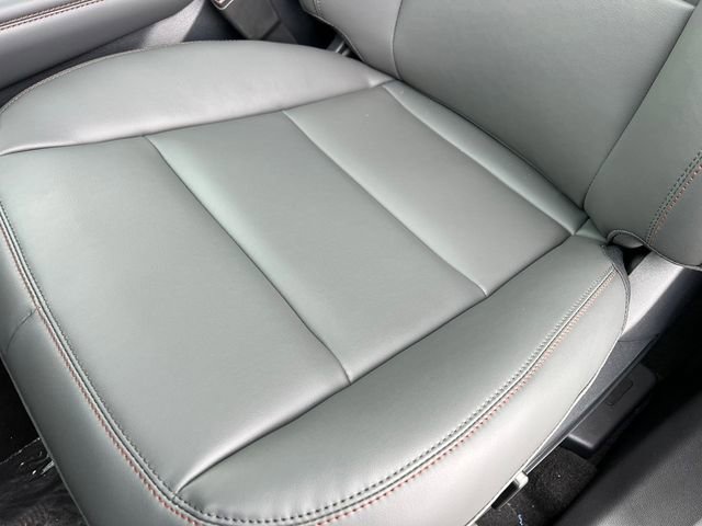 New 2026 Ford Explorer Active w/ Active Comfort Package image 15