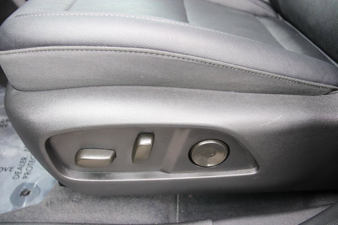 Used 2026 Chevrolet Equinox LT w/ Convenience Package II FWD image 48
