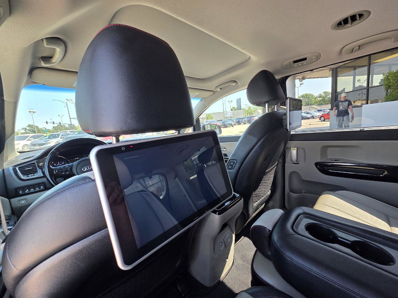 Used 2019 Kia Sedona SX FWD image 33
