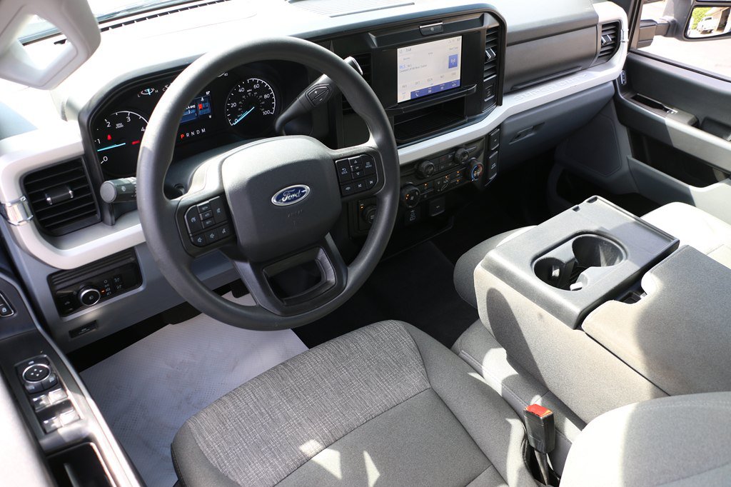 Used 2025 Ford F250 XLT w/ F-250 >10K GVWR Package AWD/4WD image 9