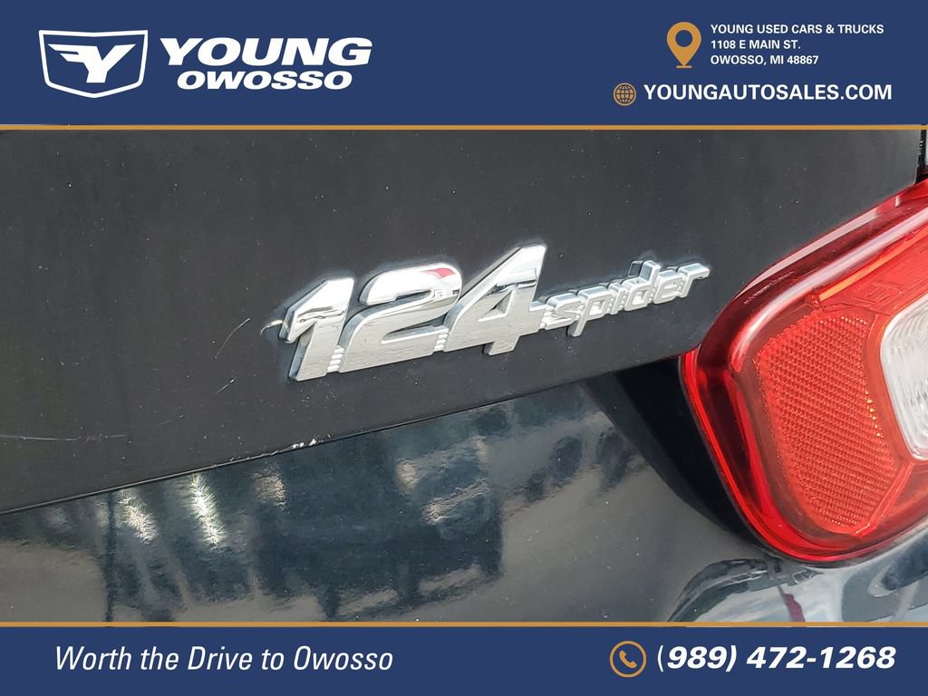 Used 2017 FIAT 124 Spider Classica RWD image 25