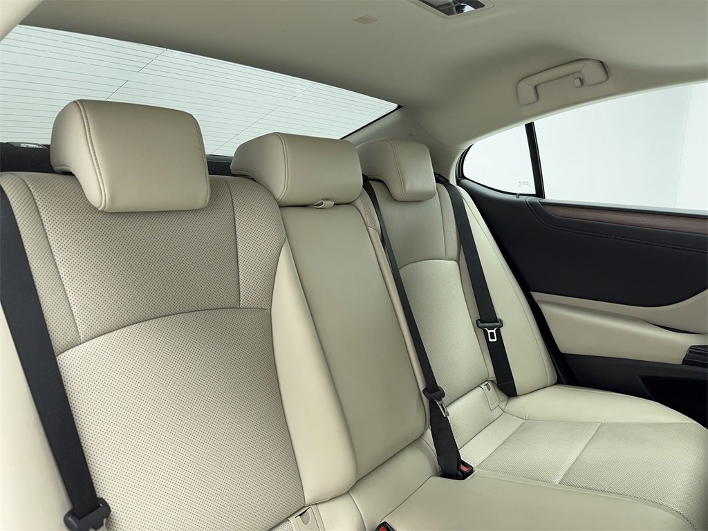 Used 2024 Lexus ES 350 w/ Premium Package image 45