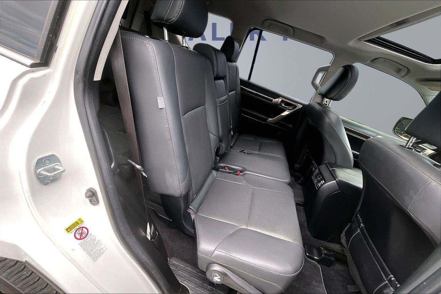 Used 2017 Lexus GX 460 w/ Navigation Package AWD/4WD image 25
