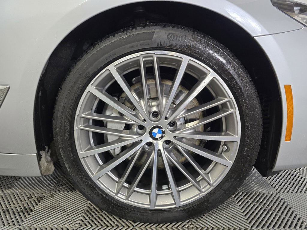 Used 2019 BMW 530i xDrive w/ Convenience Package image 2