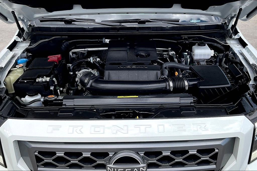 Certified 2024 Nissan Frontier SL w/ Technology Package image 13