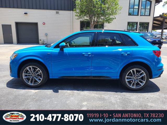 Used 2023 Audi Q3 2.0T Premium w/ Black Optic Sport Package AWD/4WD image 2