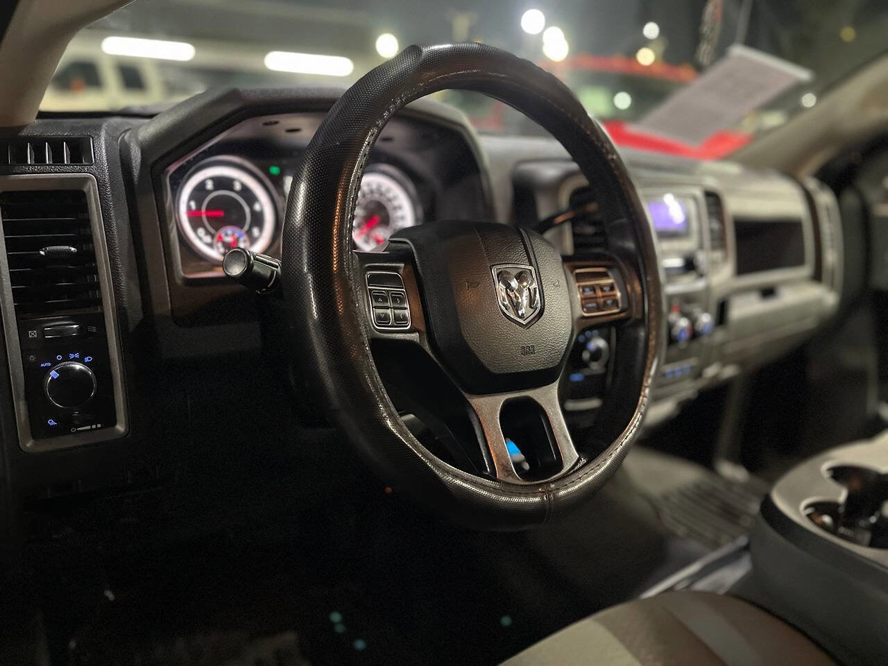 Used 2015 RAM 3500 Tradesman w/ Chrome Appearance Group image 34