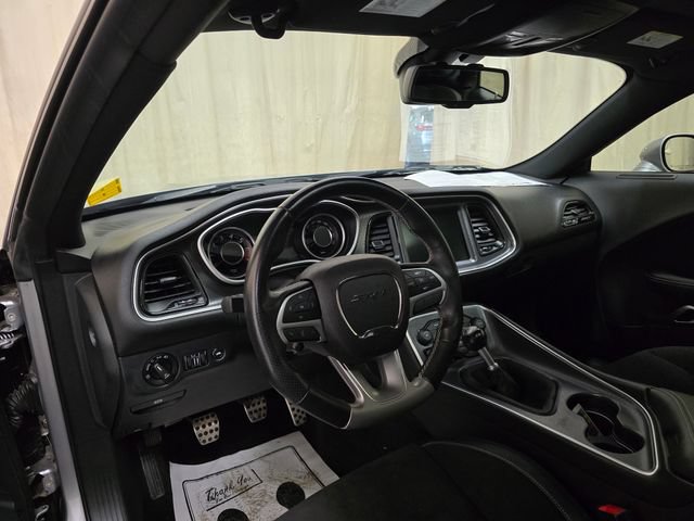 Used 2015 Dodge Challenger SRT w/ Technology Group RWD image 18