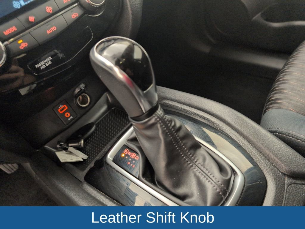 Used 2017 Nissan Rogue SV w/ SV Premium Package image 28