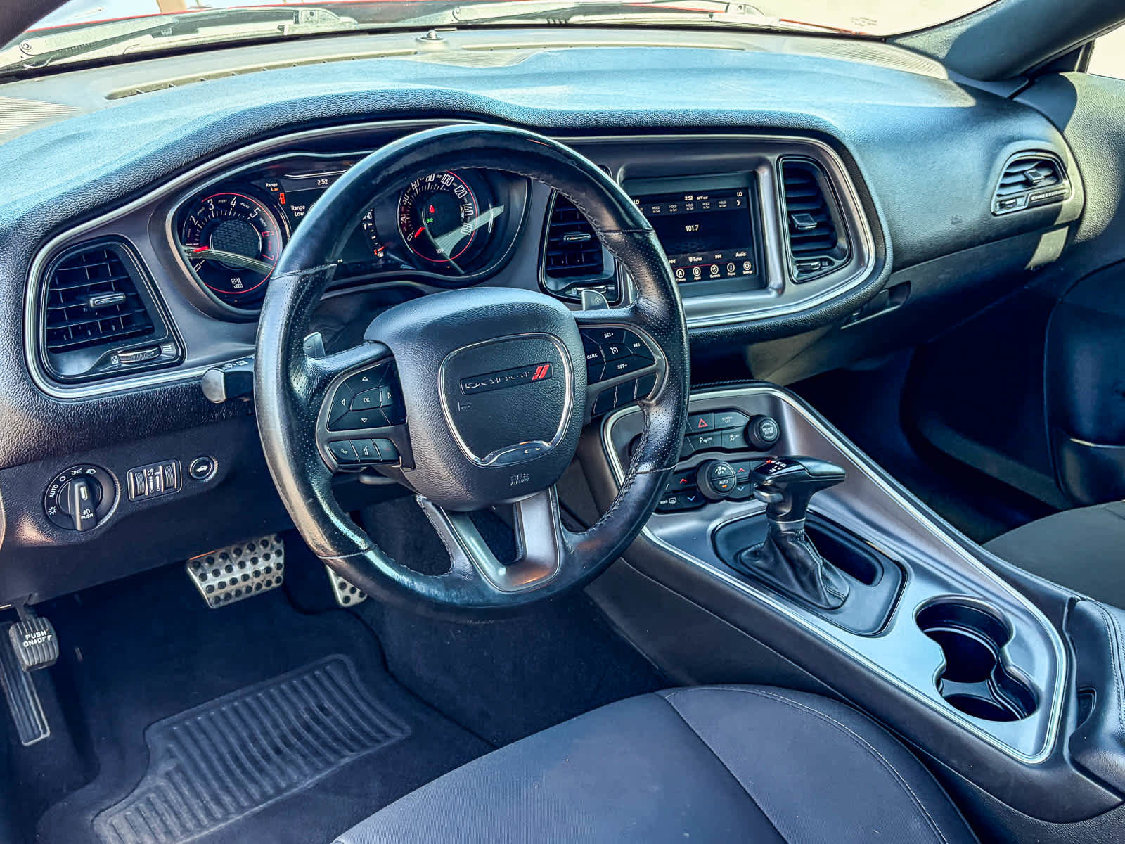 Used 2019 Dodge Challenger R/T w/ Driver Convenience Group RWD image 11
