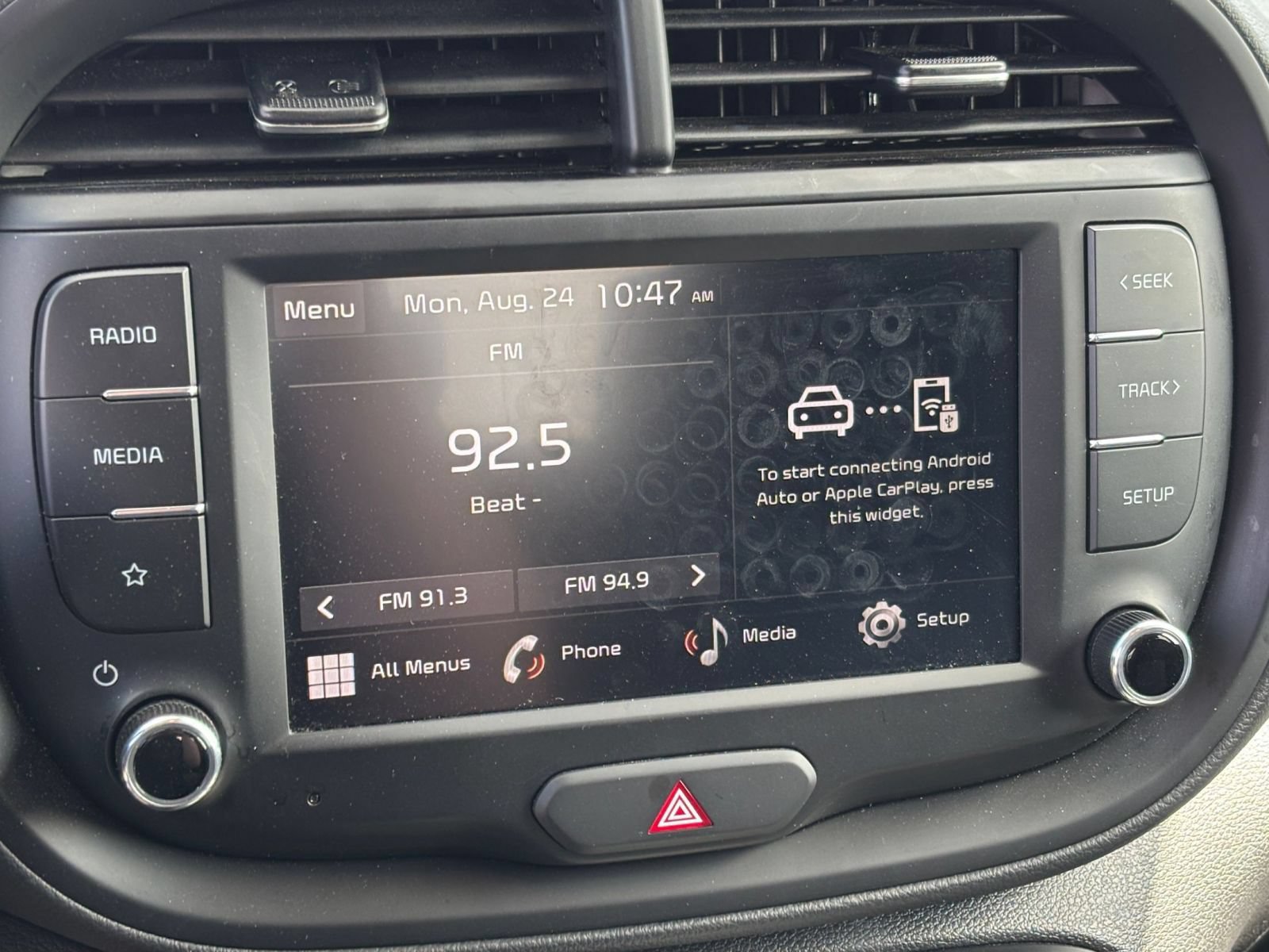Used 2025 Kia Soul LX w/ LX Technology Package FWD image 19