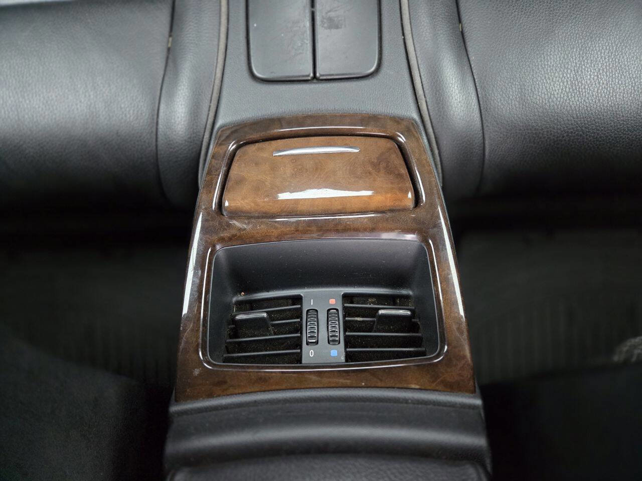 Used 2008 BMW 328i Convertible image 27