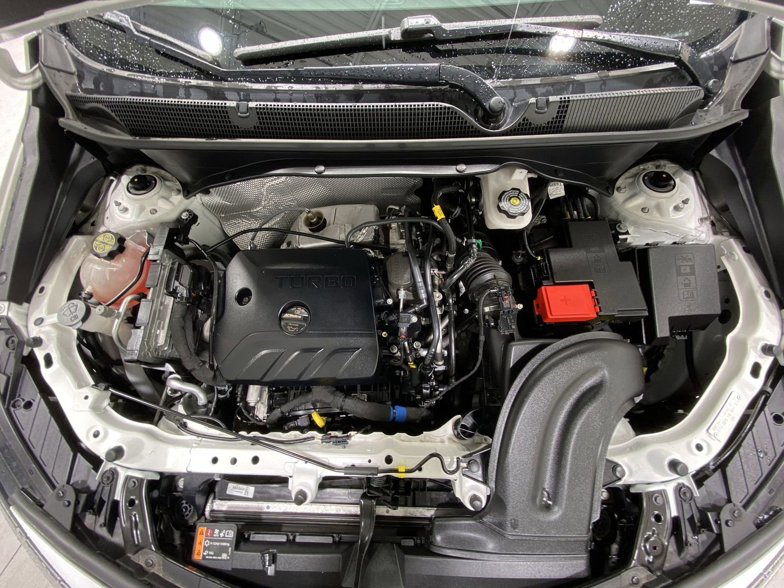 Used 2025 Buick Encore GX Preferred AWD/4WD image 24