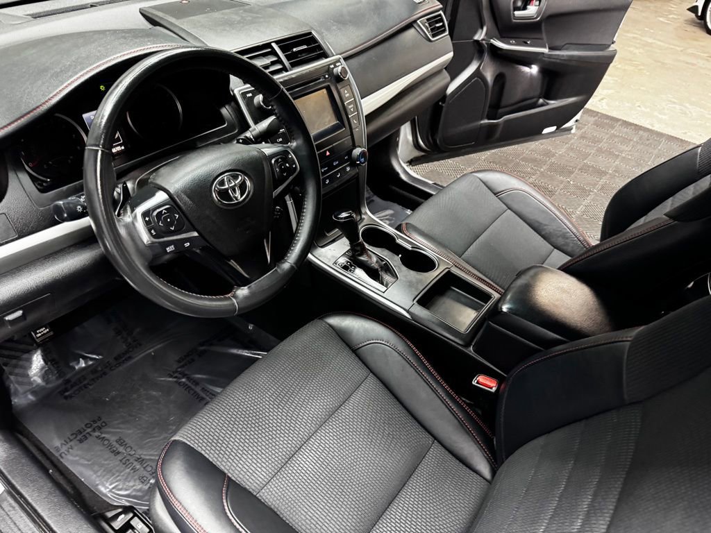 Used 2017 Toyota Camry SE FWD image 32