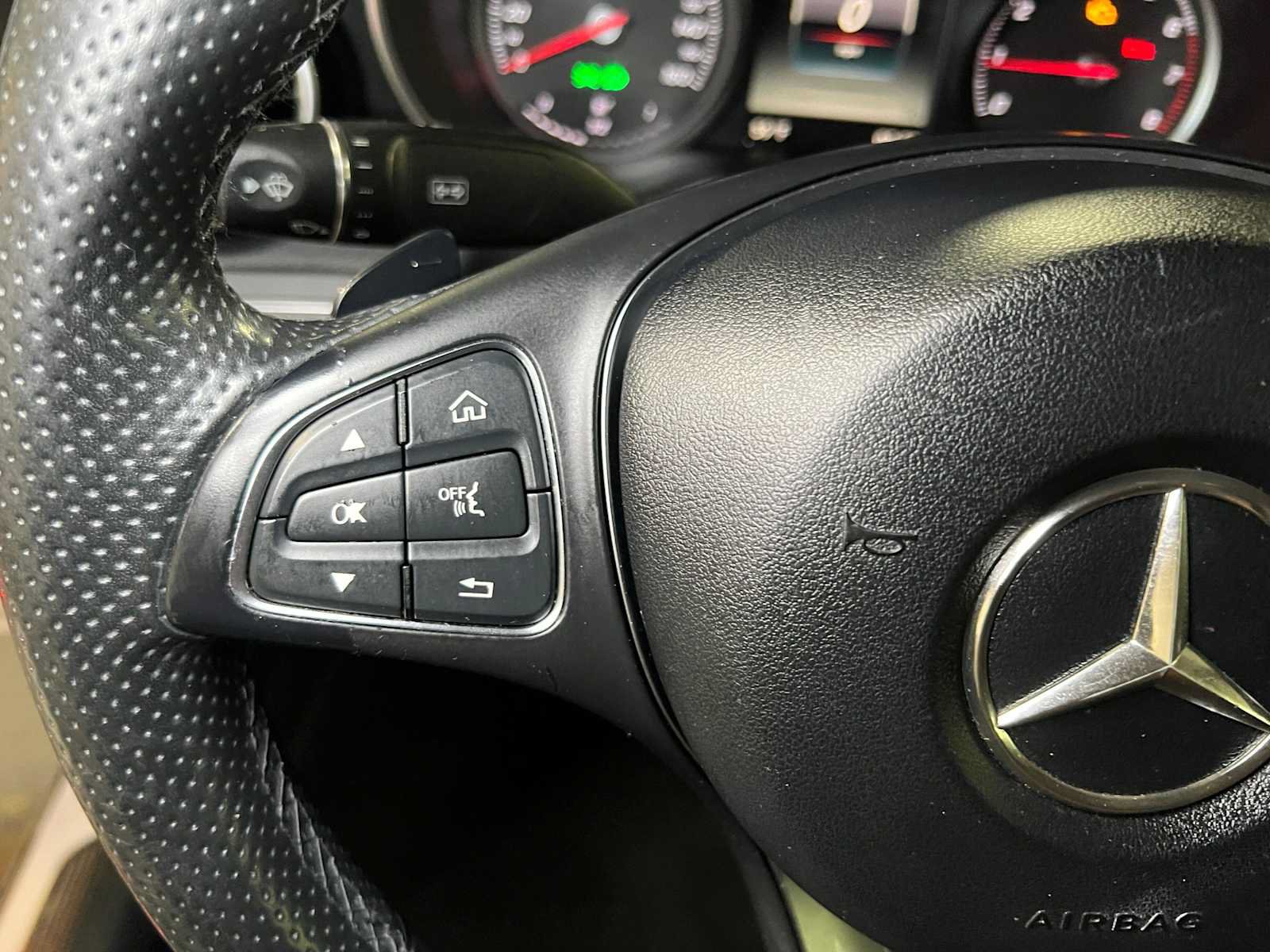 Used 2016 Mercedes-Benz C 300 4MATIC Sedan image 24