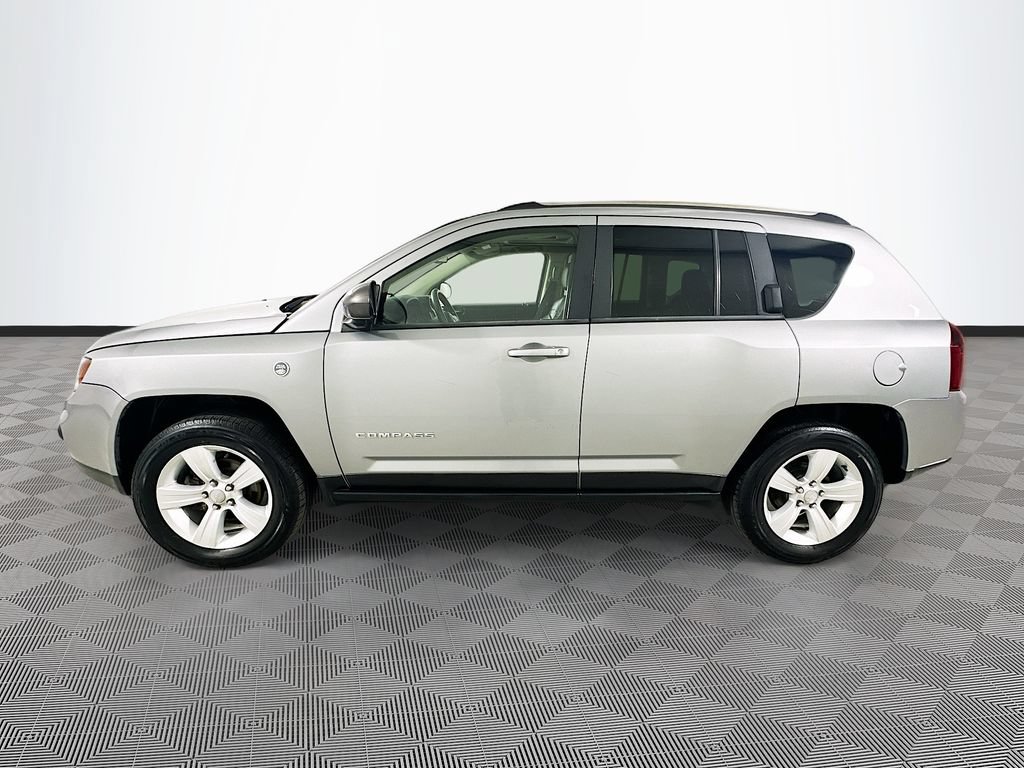 Used 2015 Jeep Compass Limited w/ Sun/Sound Group AWD/4WD image 4
