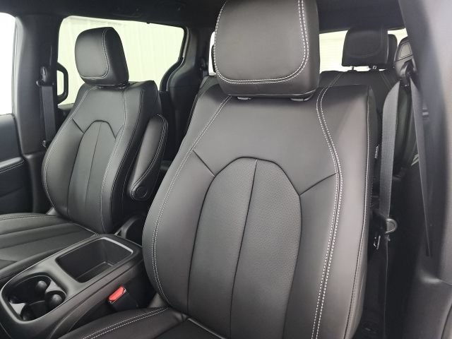 New 2026 Chrysler Voyager LX FWD image 25