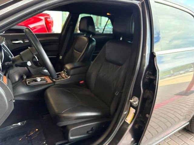 Used 2018 Chrysler 300 C w/ Safetytec Plus Group RWD image 13