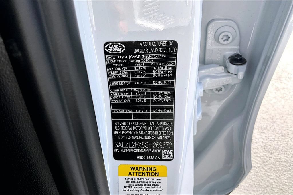 Certified 2025 Land Rover Range Rover Evoque Dynamic SE AWD/4WD image 17