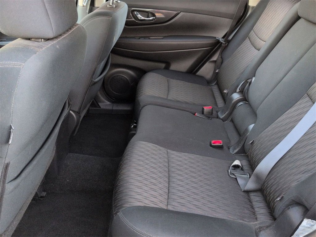 Used 2017 Nissan Rogue S image 22