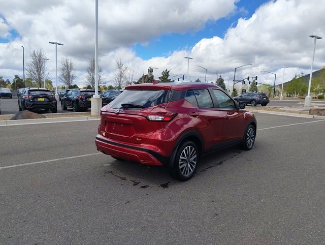 Used 2023 Nissan Kicks SV image 3