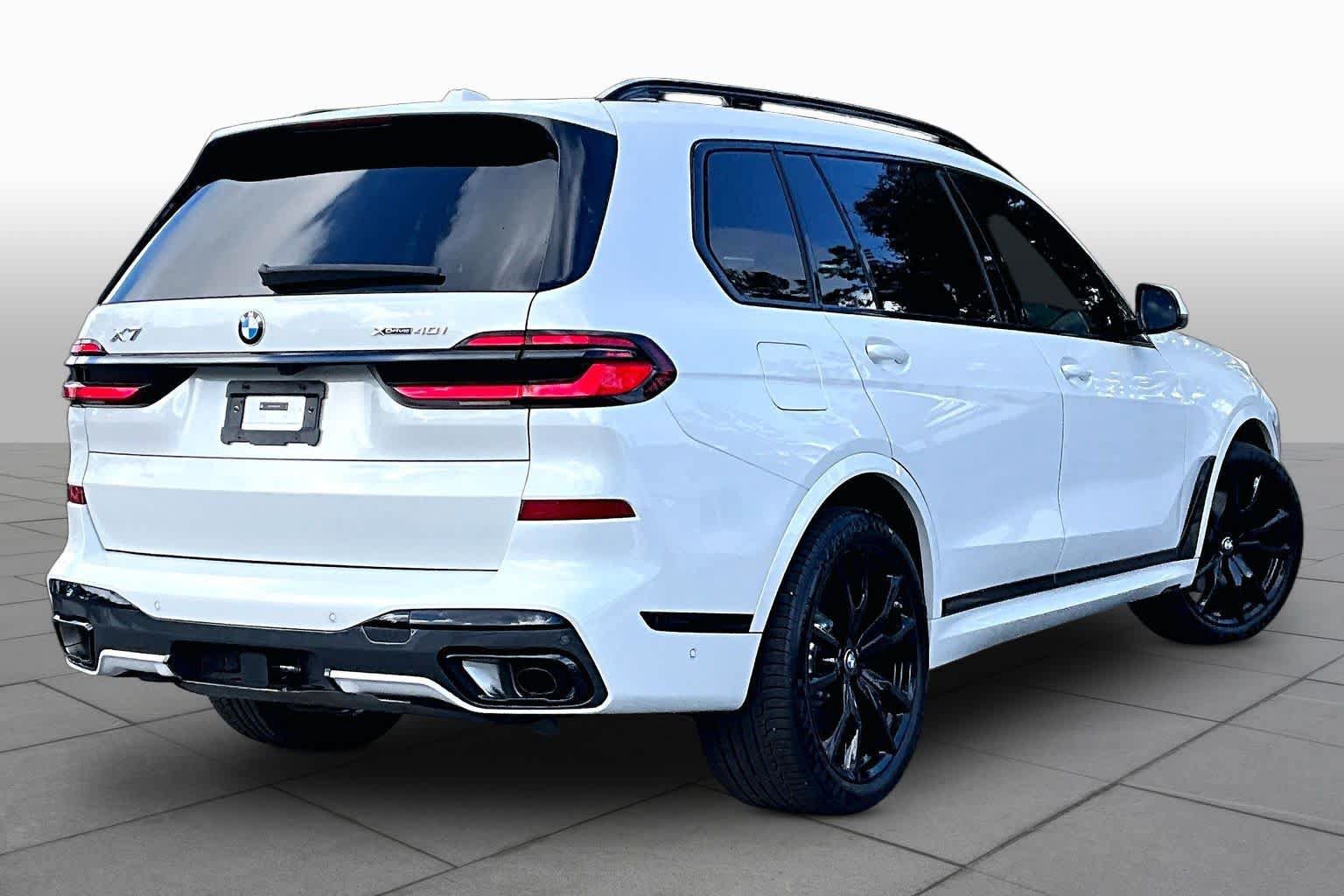 Used 2025 BMW X7 xDrive40i w/ M Sport Package AWD/4WD image 13