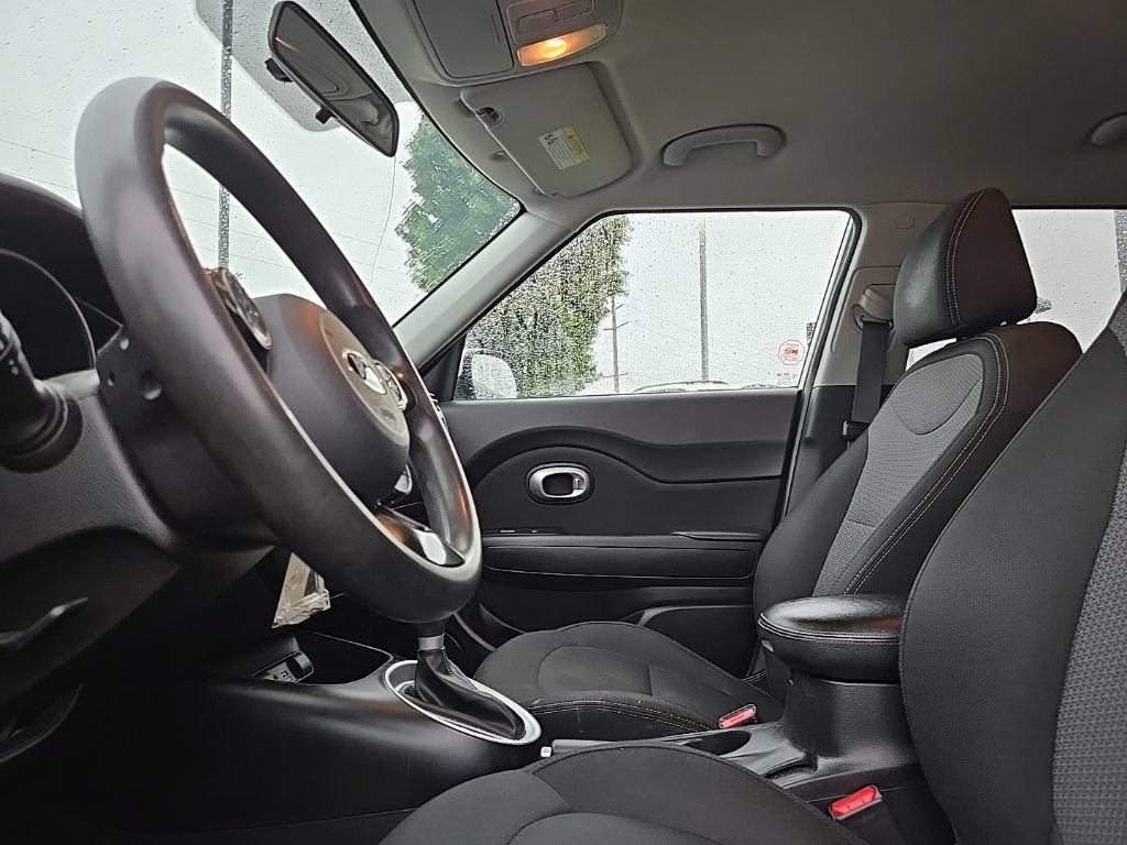Used 2018 Kia Soul + FWD image 28