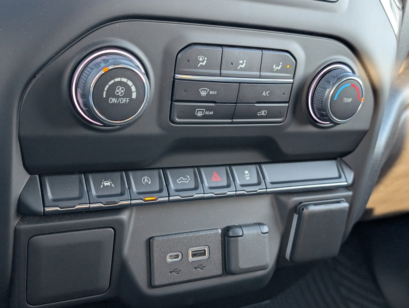 Used 2022 Chevrolet Silverado 1500 Custom image 13