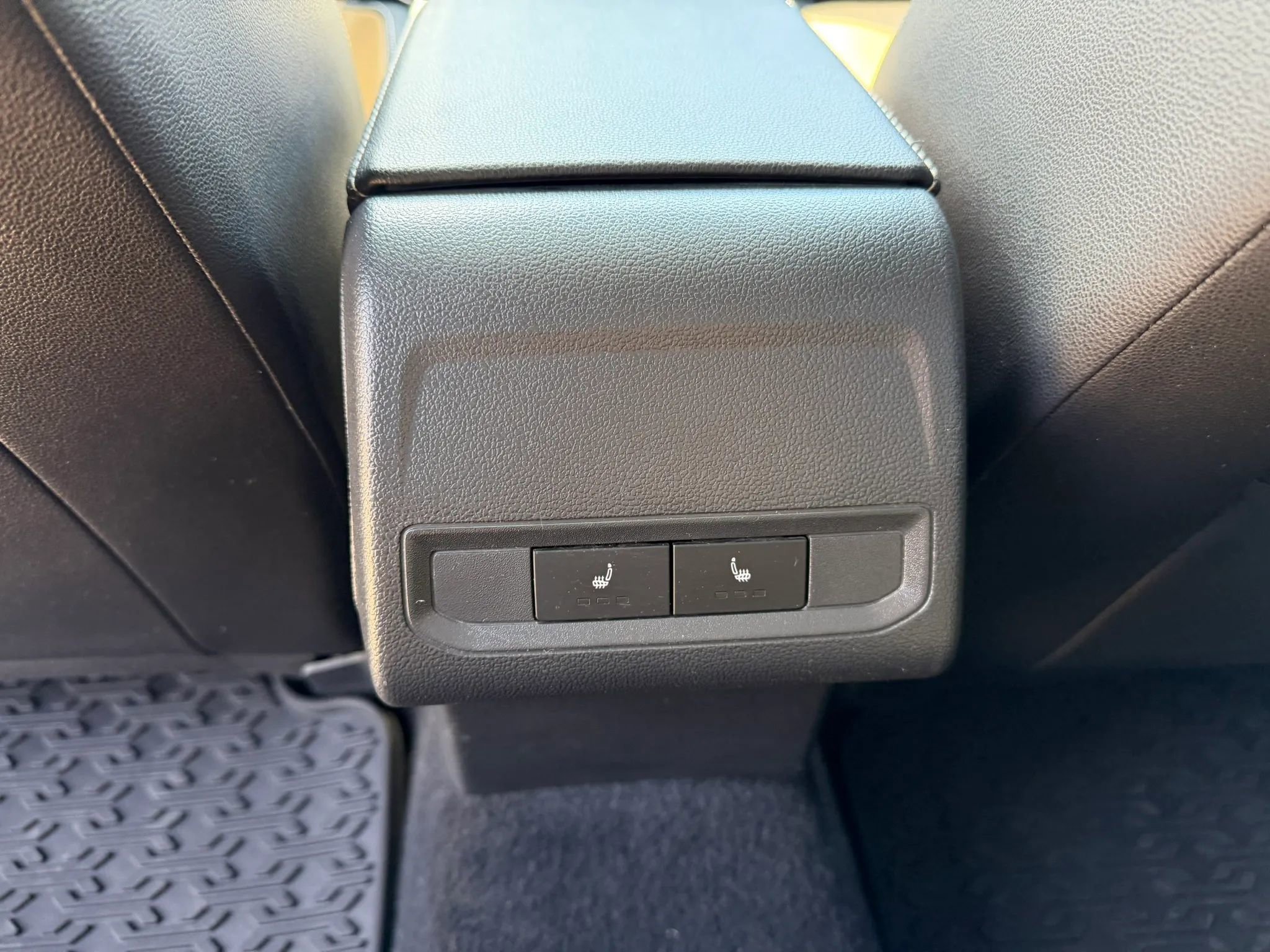 Used 2021 Volkswagen Jetta SEL Premium image 40