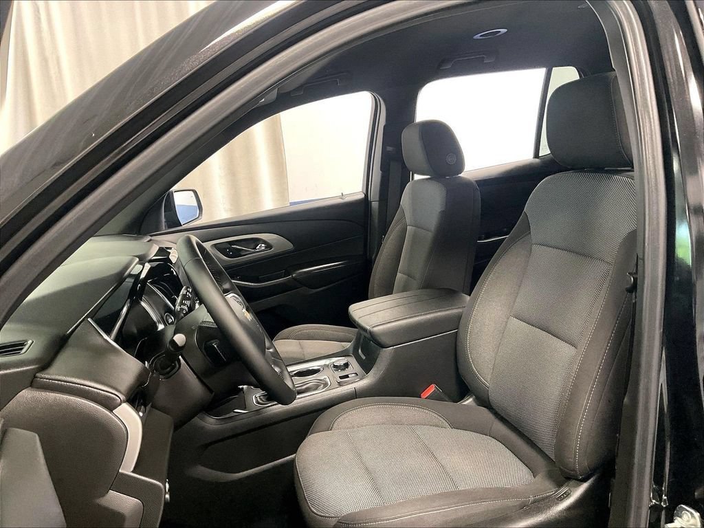 Used 2023 Chevrolet Traverse LT w/ Rear Camera Mirror Package AWD/4WD image 10