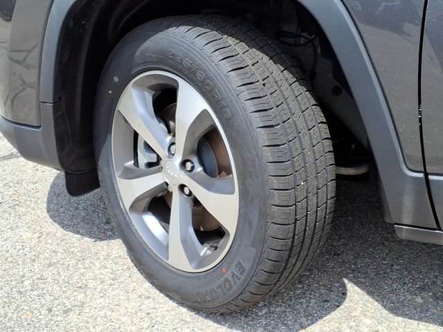 Used 2022 Jeep Cherokee Limited AWD/4WD image 9