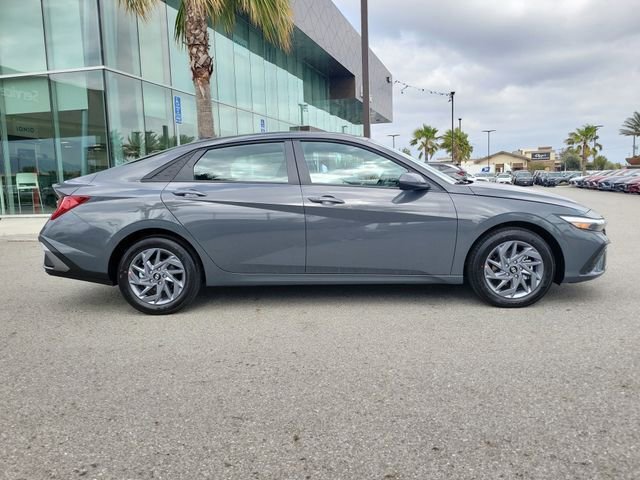 New 2026 Hyundai Elantra Hybrid FWD image 30
