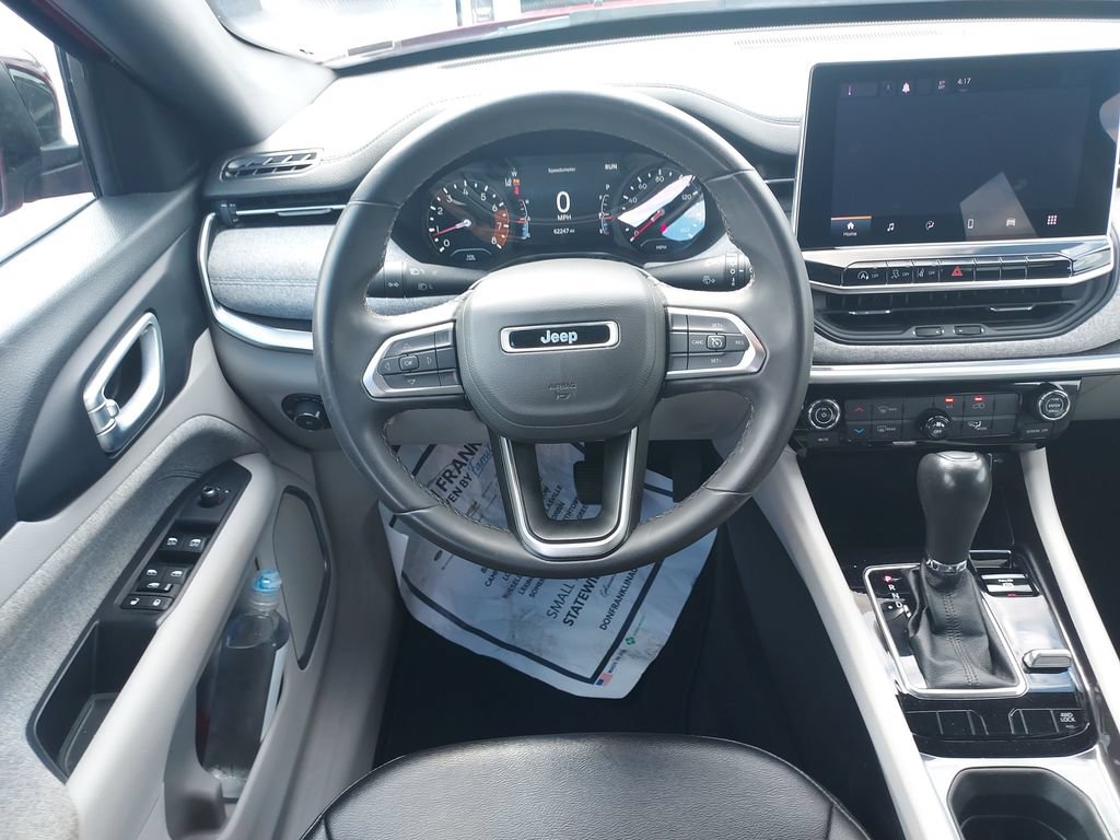 Used 2024 Jeep Compass Latitude AWD/4WD image 16