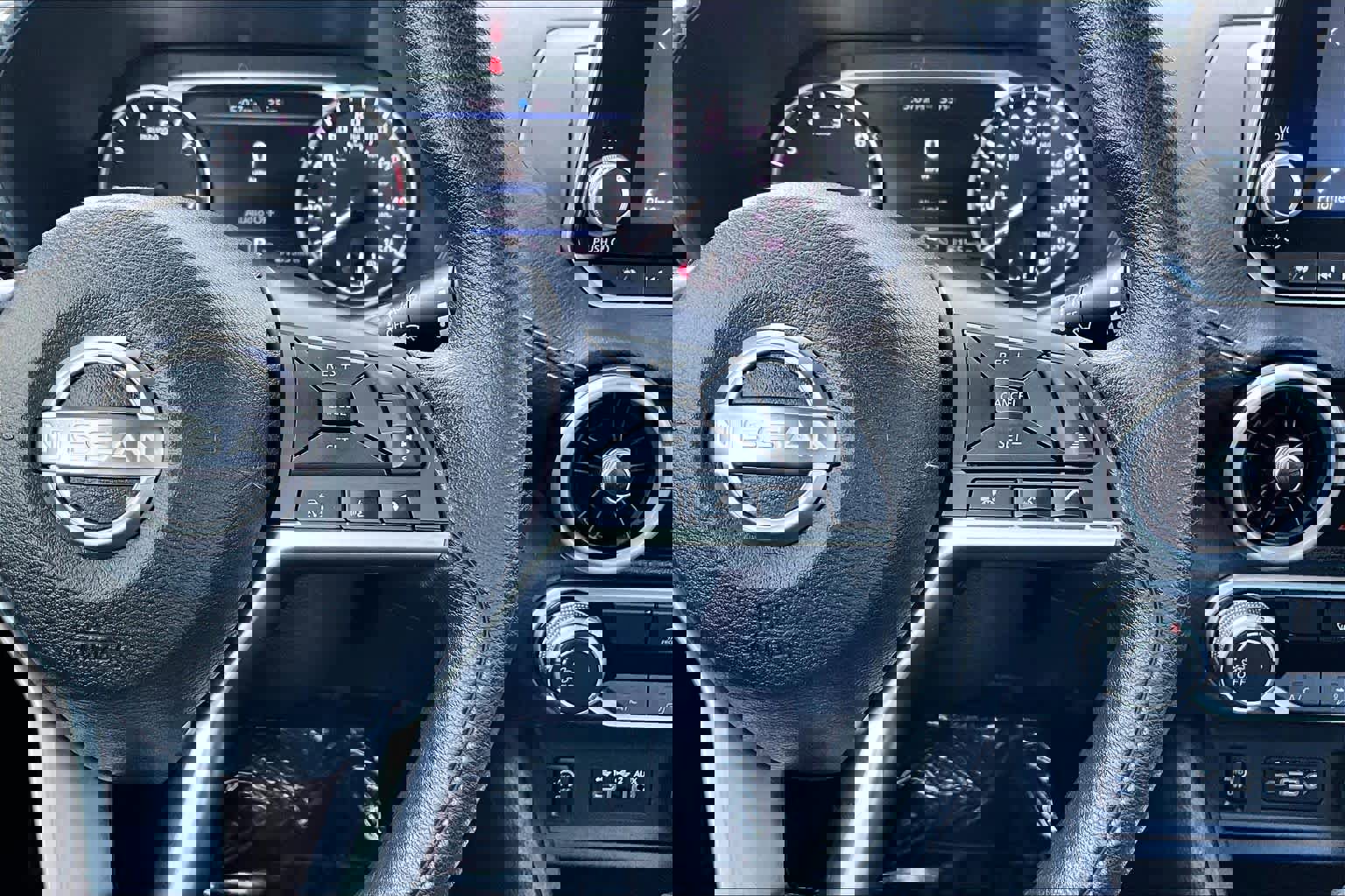 Used 2025 Nissan Sentra SV image 20