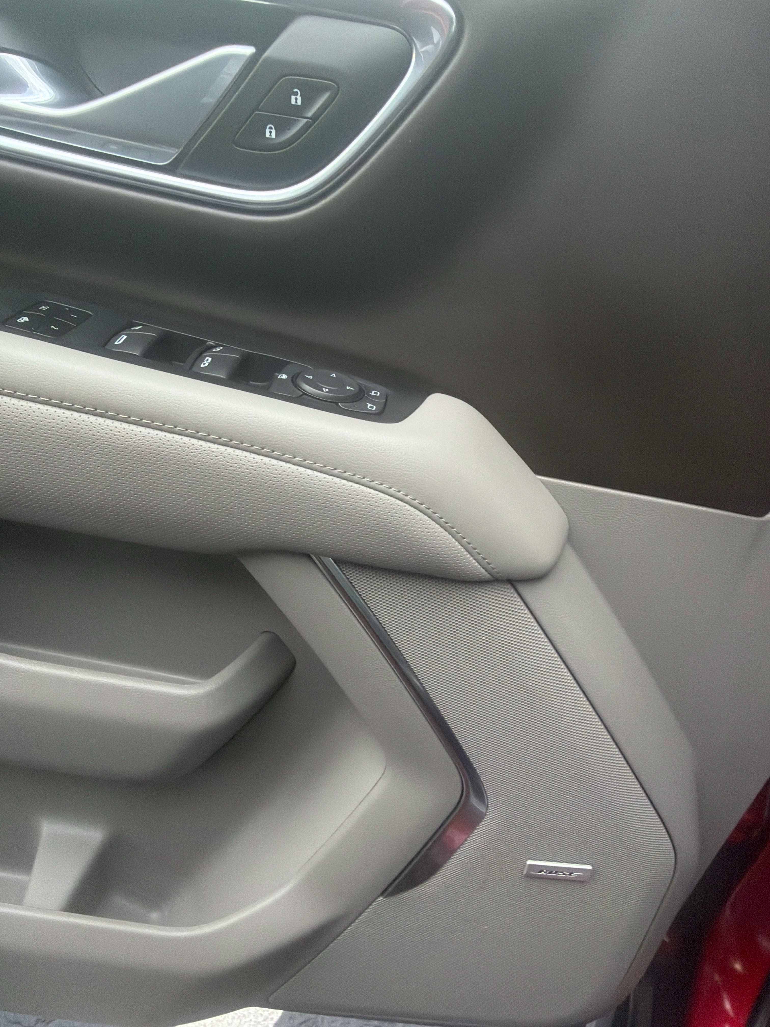 Used 2024 GMC Yukon SLT AWD/4WD image 13