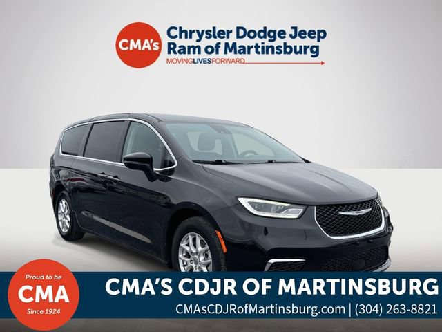 Used 2023 Chrysler Pacifica Touring-L image 1