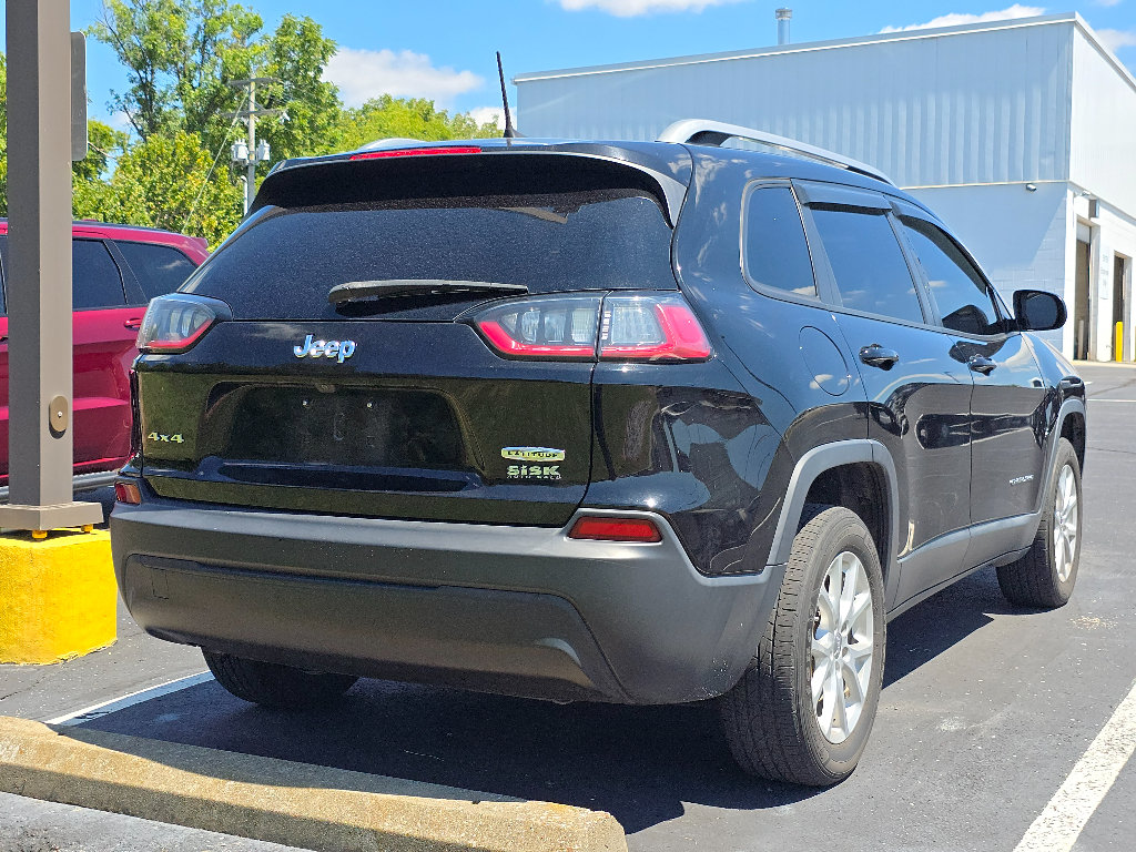 Used 2020 Jeep Cherokee Latitude AWD/4WD image 3