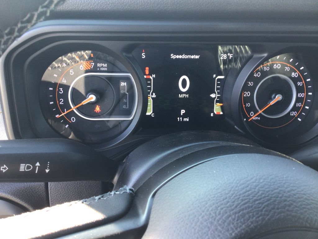 Used 2025 Jeep Wrangler Sport AWD/4WD image 15