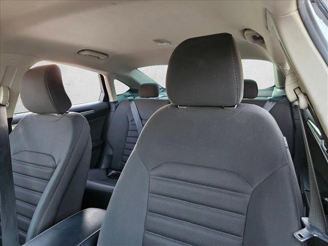 Used 2017 Ford Fusion SE w/ Fusion SE Technology Package image 18