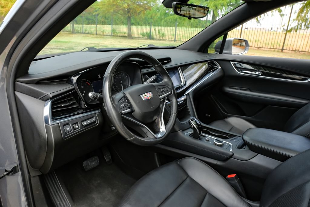 Used 2020 Cadillac XT6 Premium Luxury FWD image 3