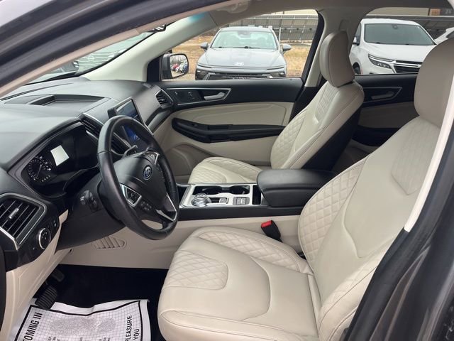 Used 2023 Ford Edge Titanium image 10