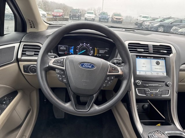 Used 2018 Ford Fusion SE w/ Fusion SE Technology Package image 13