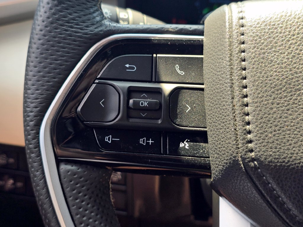 Certified 2025 Toyota Tundra Capstone AWD/4WD image 37