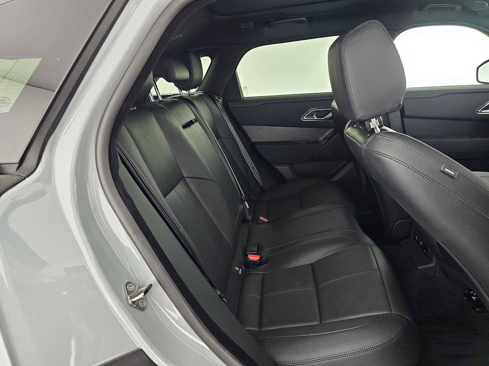 Used 2025 Land Rover Range Rover Velar Dynamic SE image 12