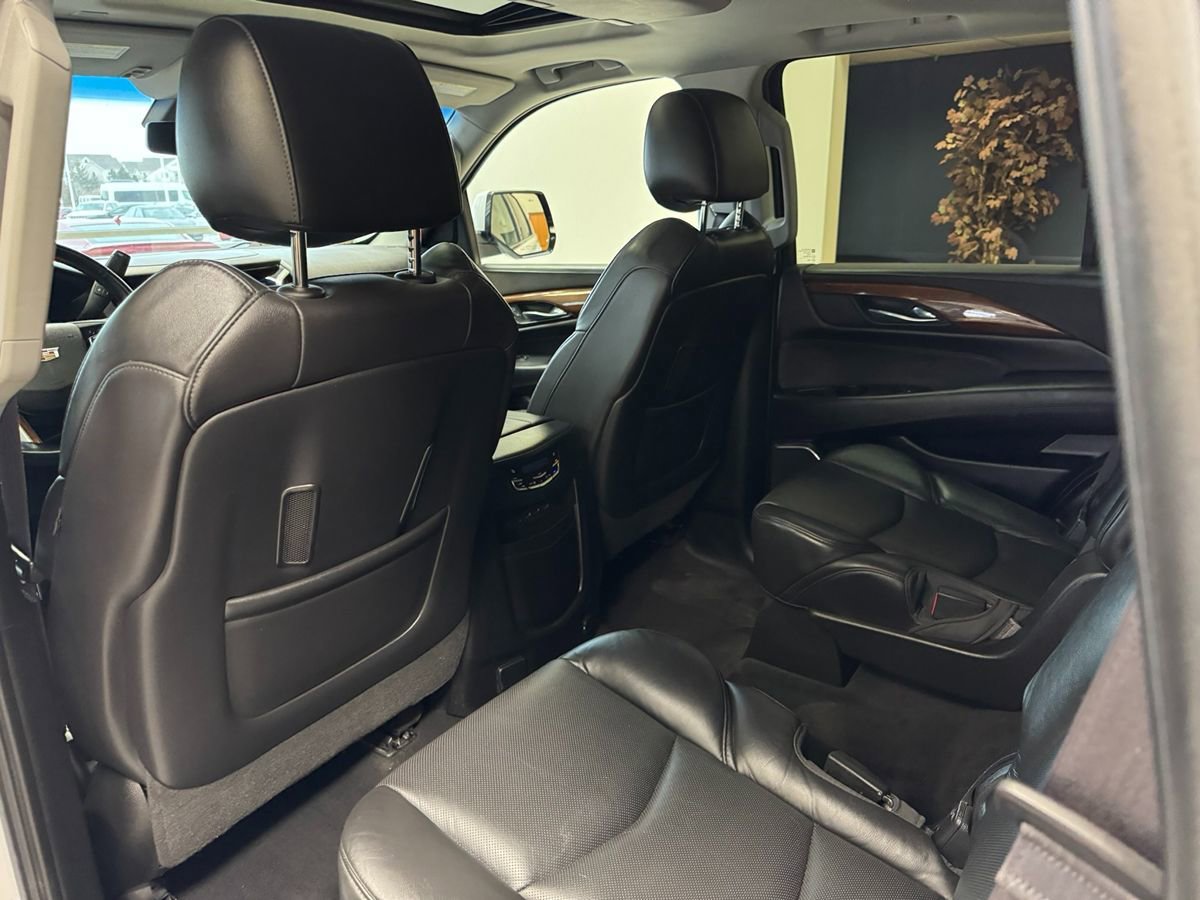 Used 2017 Cadillac Escalade Premium Luxury AWD/4WD image 41