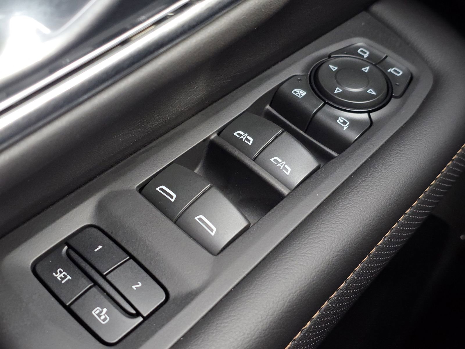 Used 2023 GMC Yukon AT4 image 34