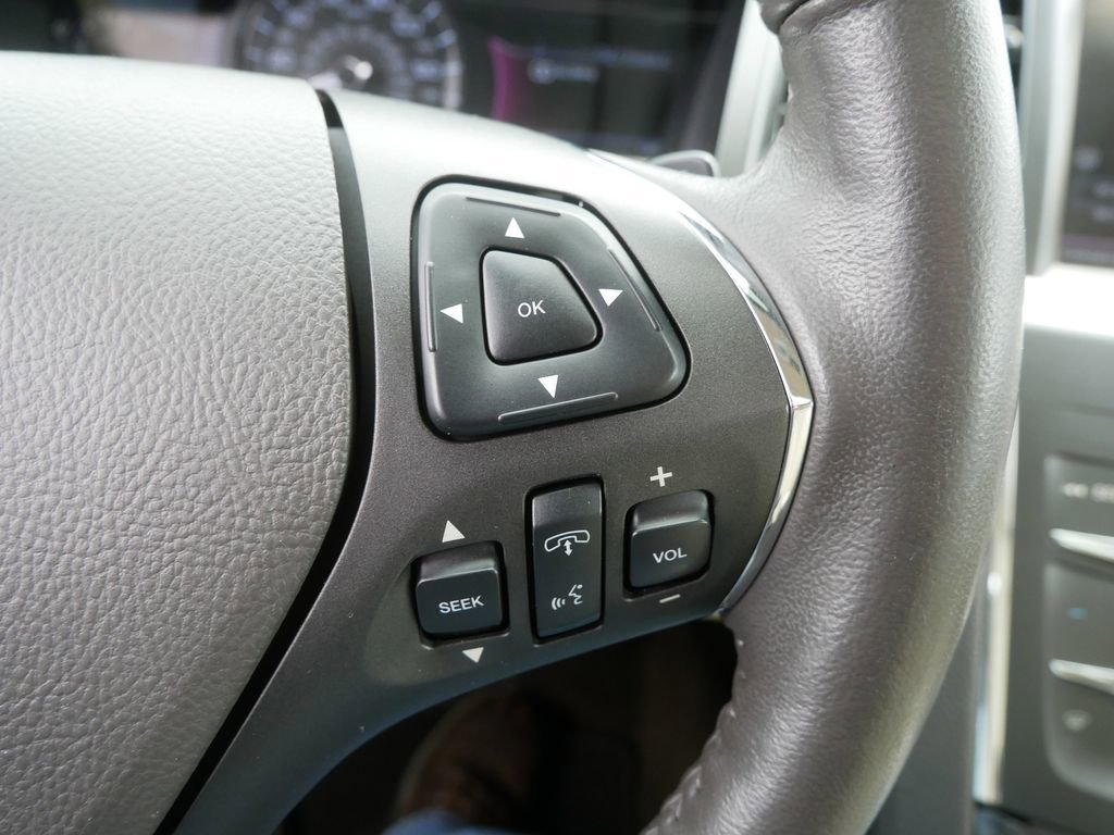 Used 2013 Lincoln MKS AWD image 21