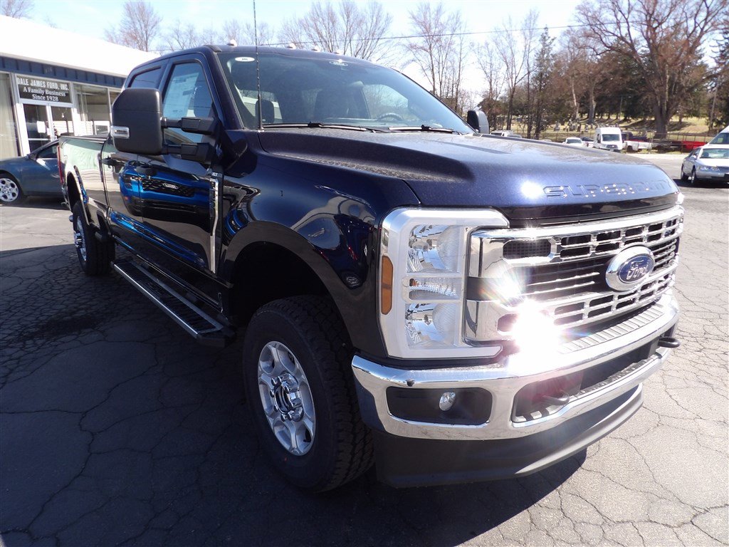 New 2025 Ford F350 XLT w/ FX4 Off-Road Package image 10