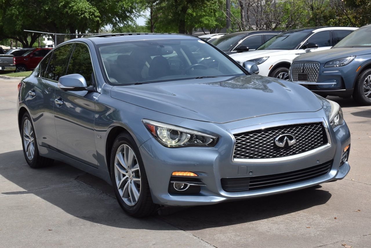 Used 2016 INFINITI Q50 3.0t Premium w/ Driver Assistance Package image 4